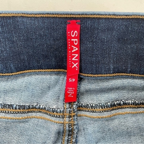 Spanx Distressed Ankle Skinny Jeans, Medium Wash Size Small - Picture 8 of 12